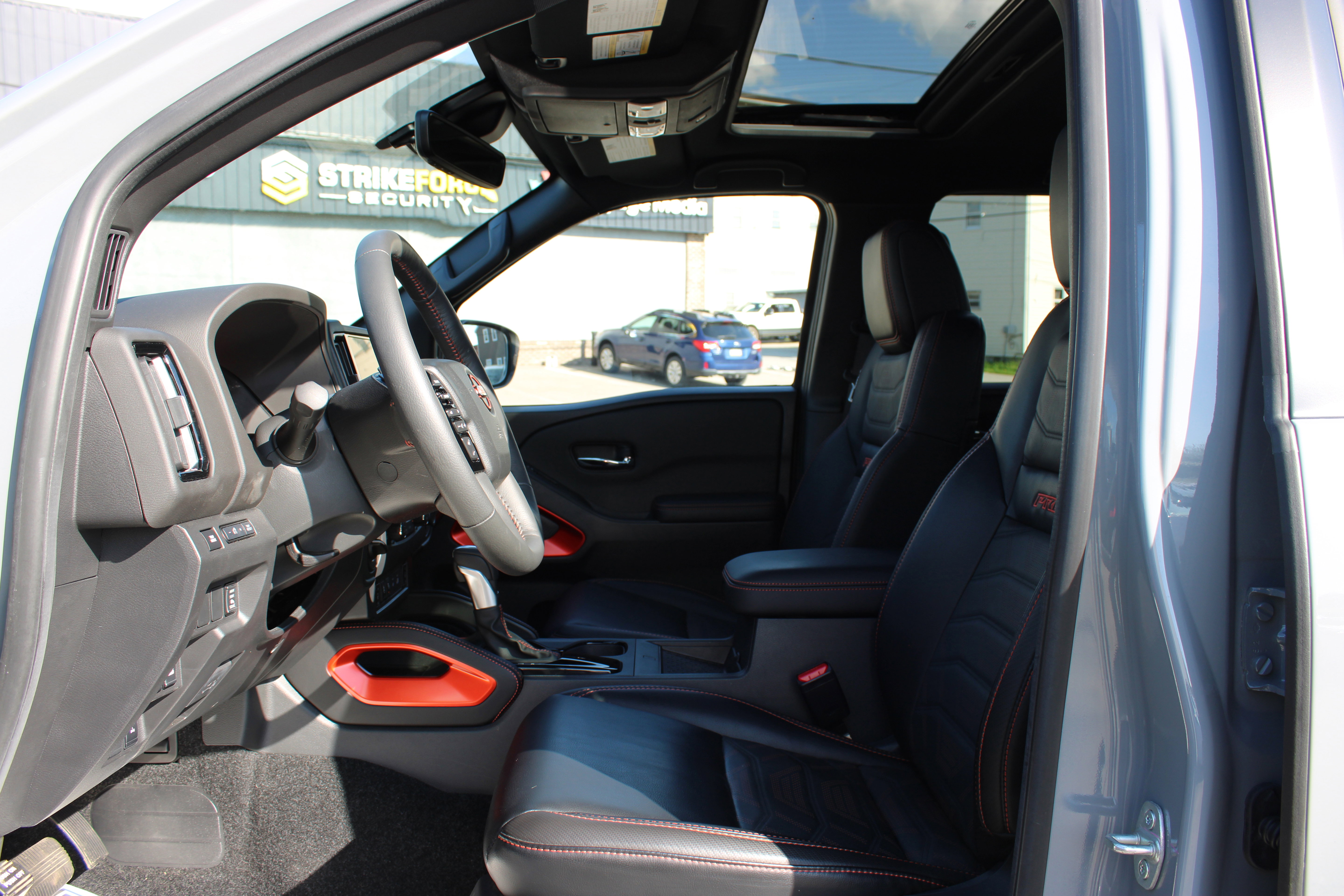 Certified 2025 Nissan Frontier PRO-4X w/ Pro Premium Package image 15