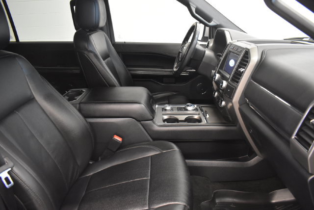 Used 2020 Ford Expedition Max XLT w/ Equipment Group 202A AWD/4WD image 19