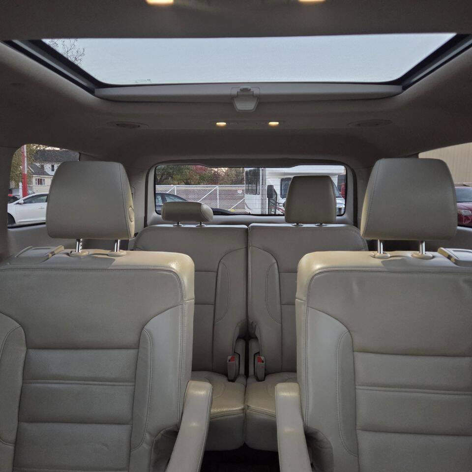 Used 2017 GMC Acadia Denali w/ Technology Package image 25