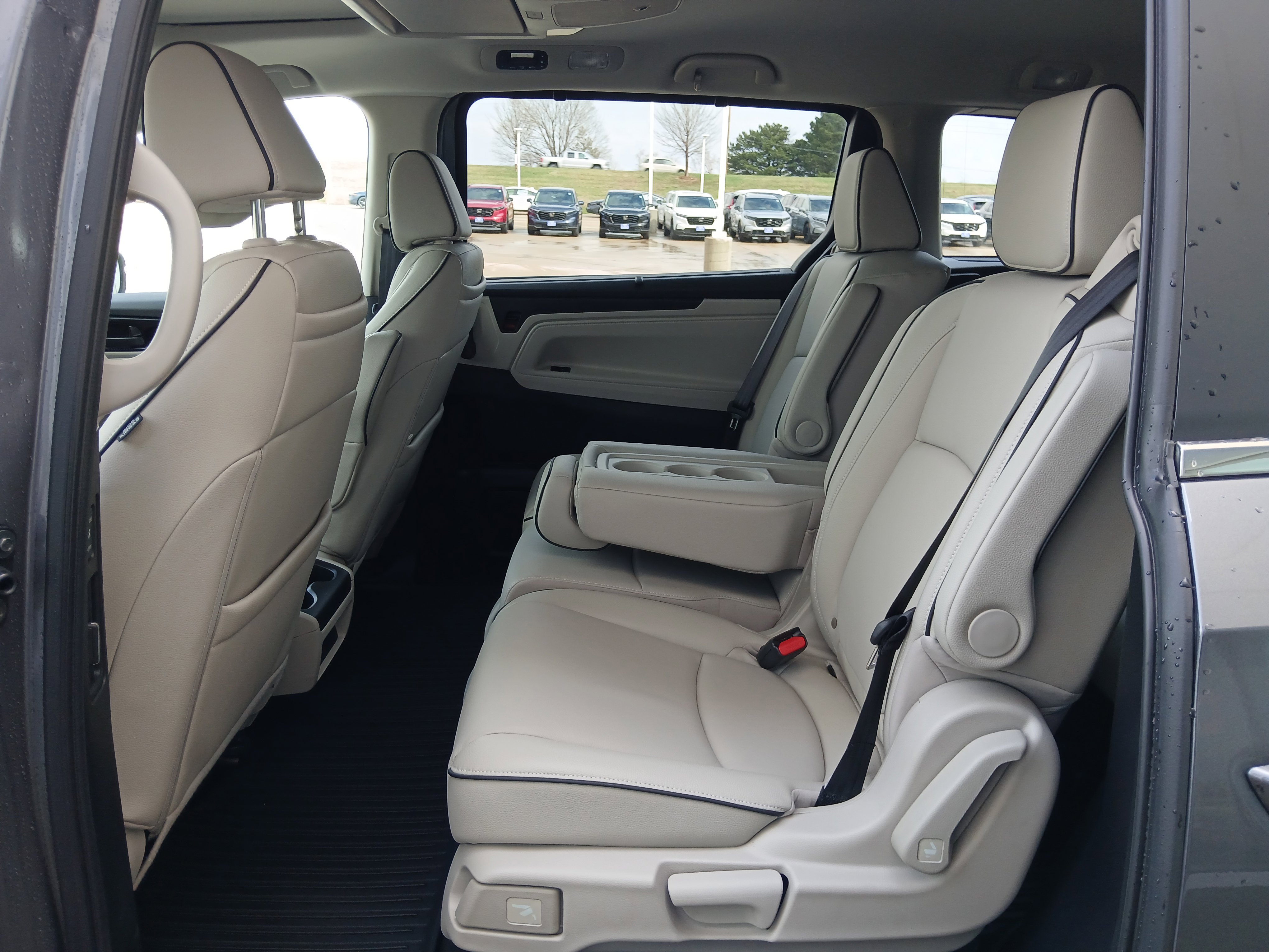 Used 2025 Honda Odyssey Touring image 9