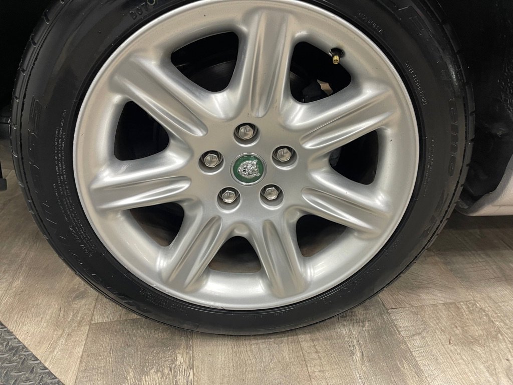 Used 2000 Jaguar XK8 Convertible image 21