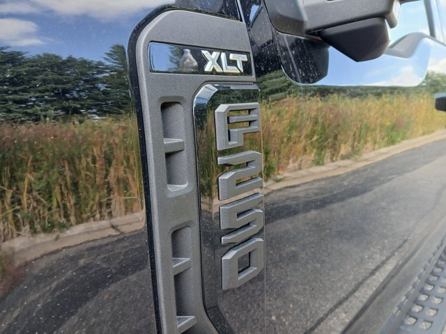 New 2025 Ford F250 XLT w/ Black Appearance Package image 6