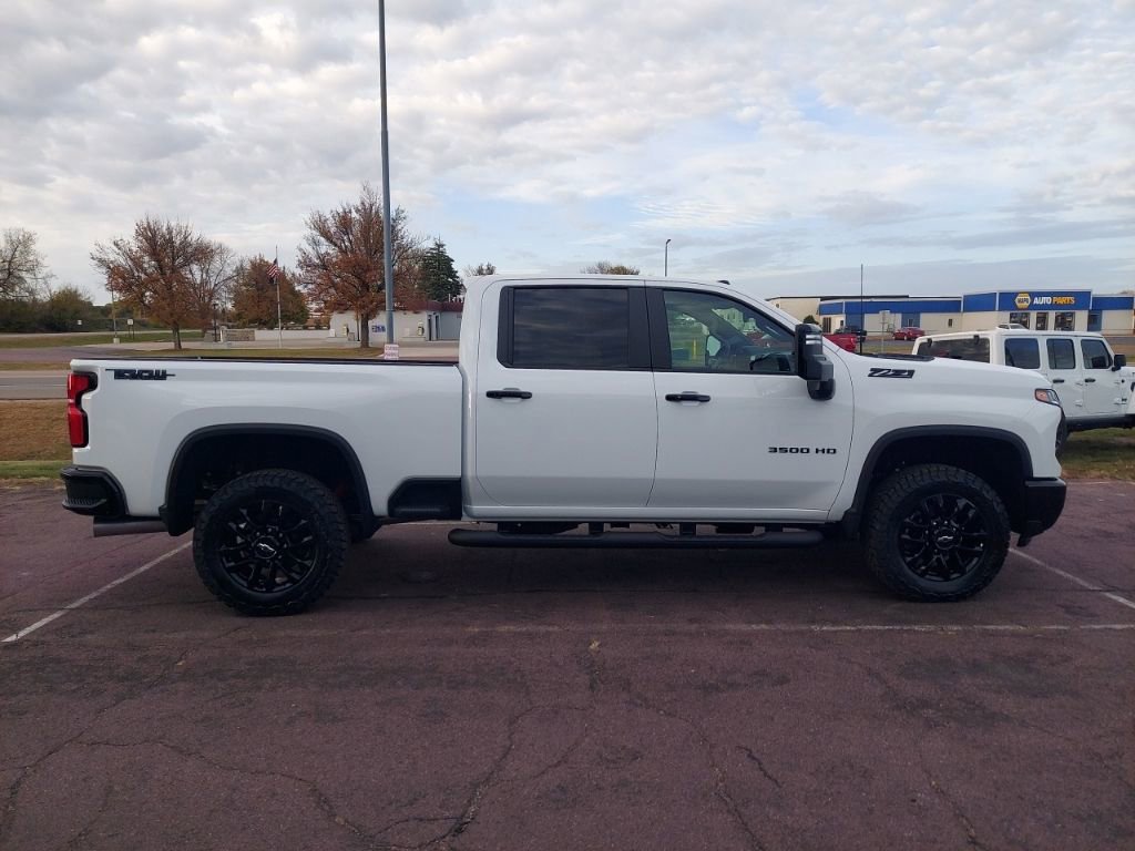 New 2026 Chevrolet Silverado 3500 LT w/ Trail Boss Package image 7