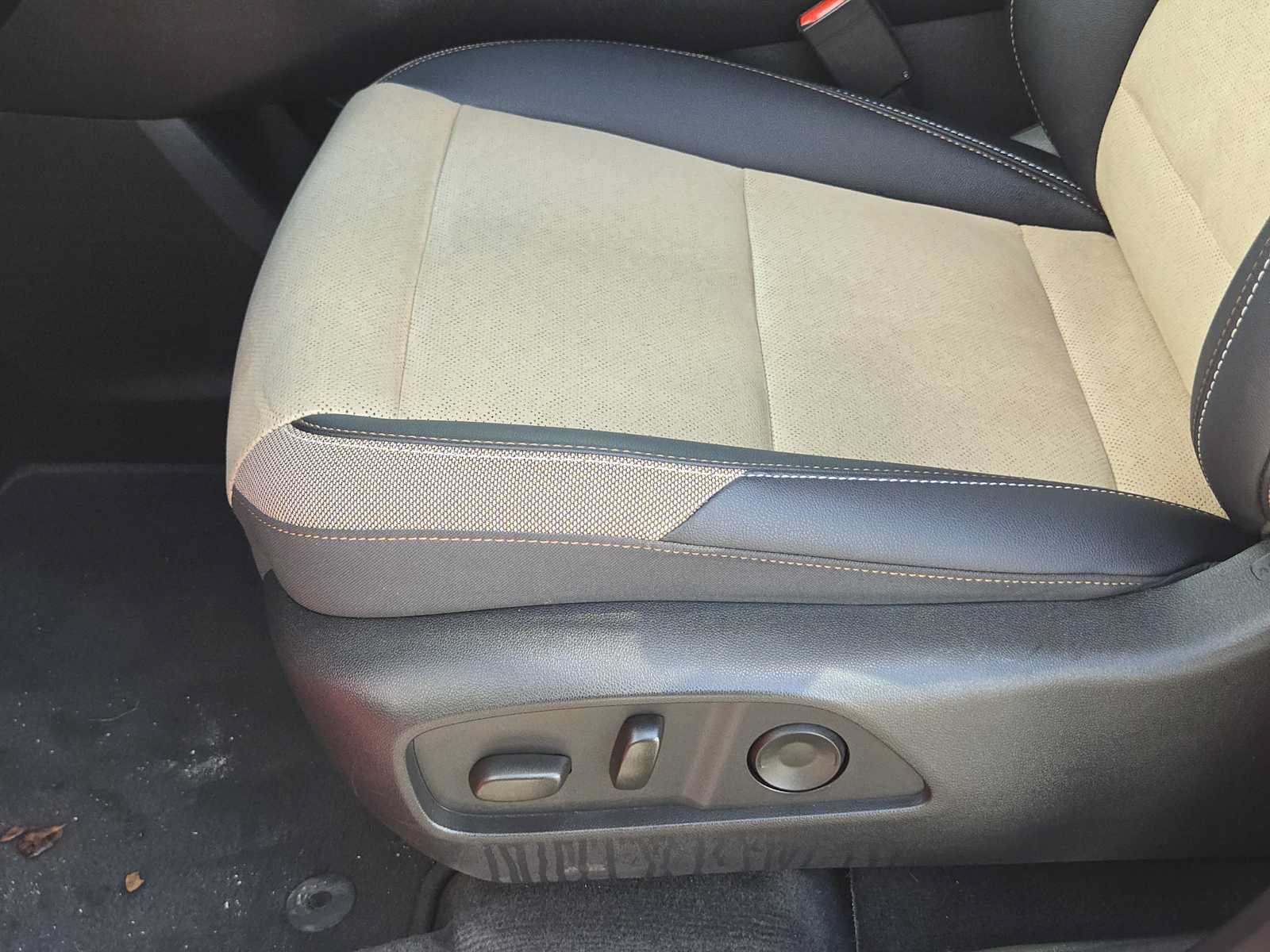 Certified 2025 Chevrolet Equinox ACTIV AWD/4WD image 23