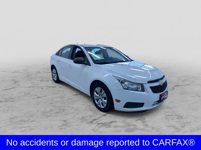 Used 2013 Chevrolet Cruze LS FWD image 3