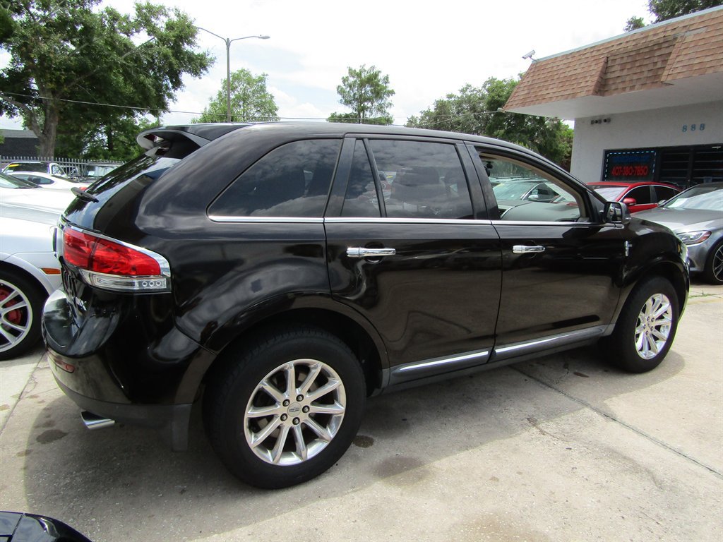 Used 2013 Lincoln MKX FWD image 4