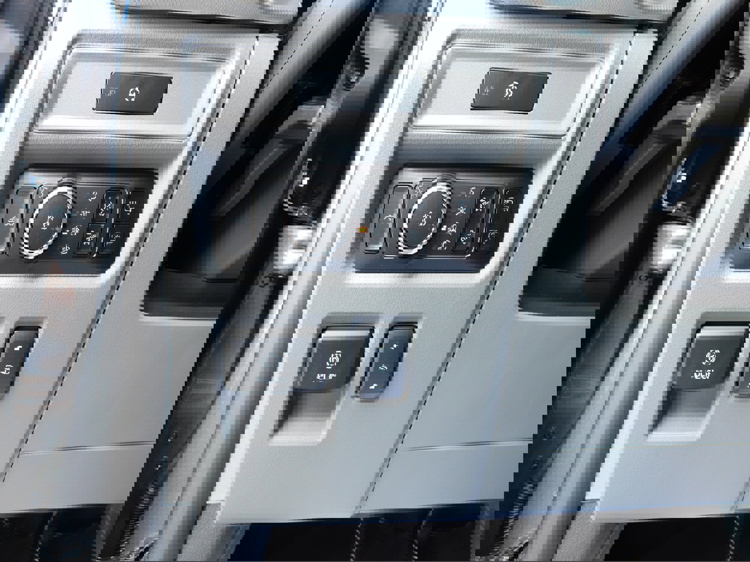 New 2025 Ford F150 Lariat w/ Equipment Group 501A Mid image 15