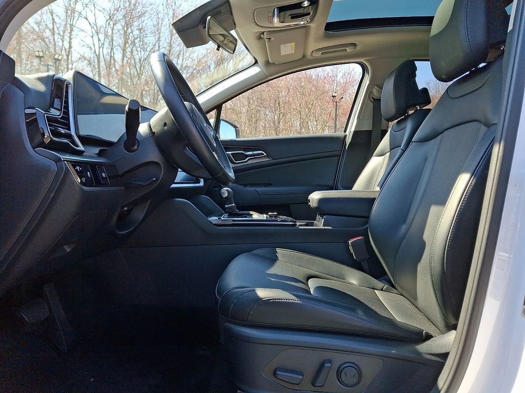 Certified 2025 Kia Sportage EX w/ Premium Package image 13