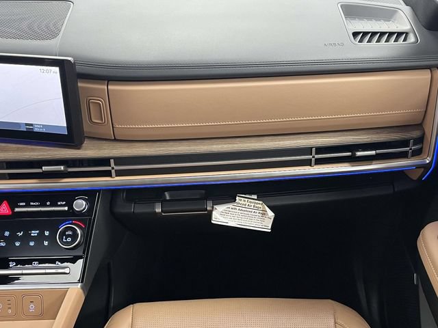Certified 2025 Hyundai Santa Fe Limited AWD/4WD image 21