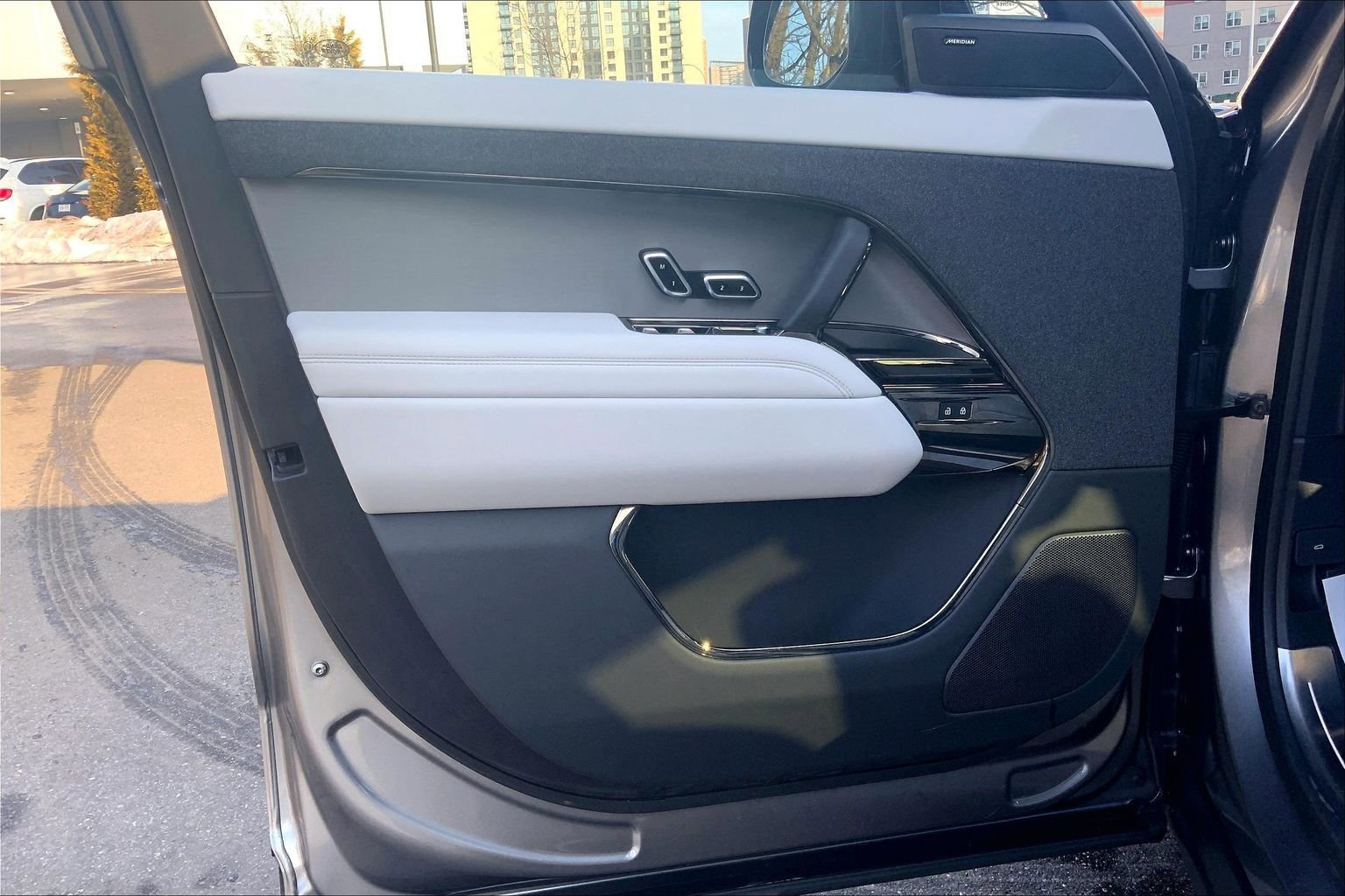 Used 2025 Land Rover Range Rover Sport S image 21