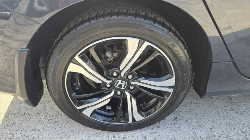 Used 2017 Honda Civic Touring image 12