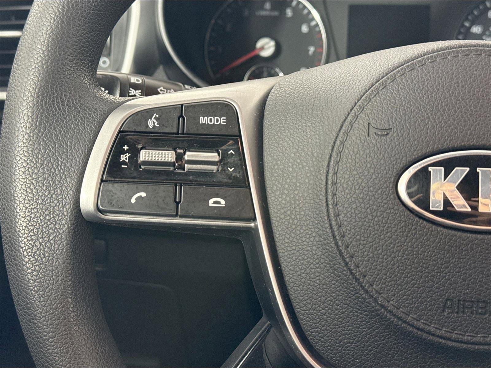 Used 2019 Kia Sorento LX image 16