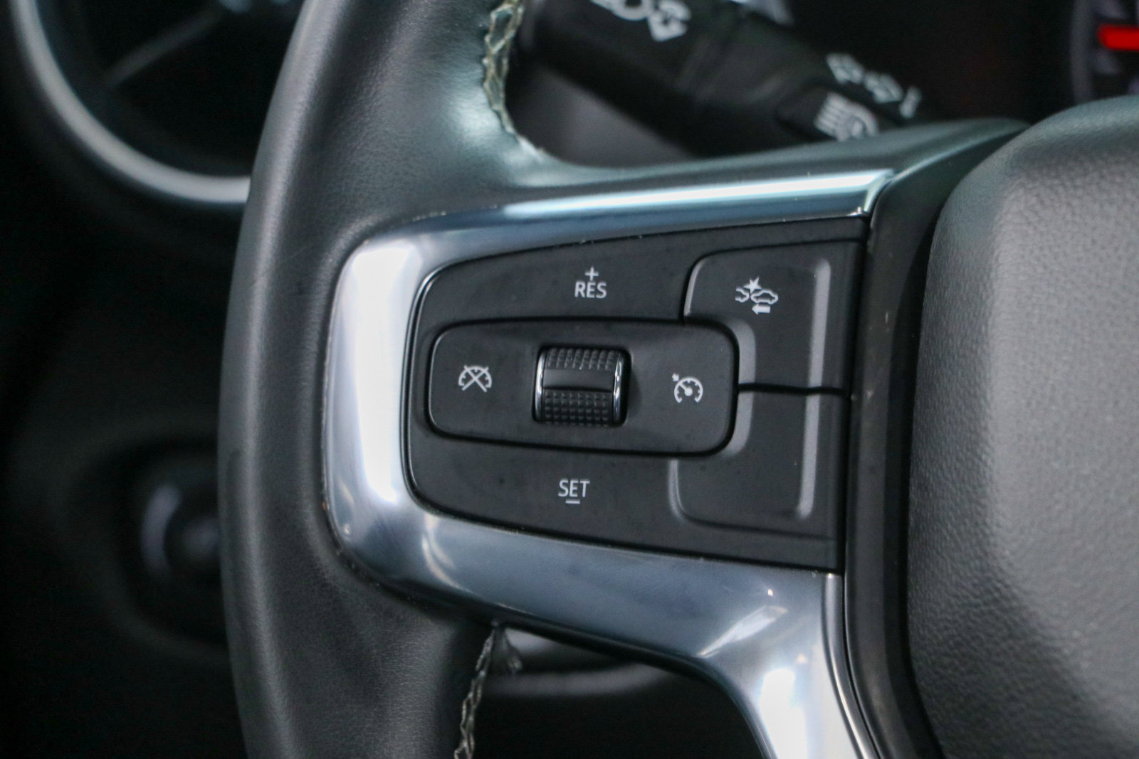Used 2023 Chevrolet Blazer LT w/ Midnight/Sport Edition FWD image 13