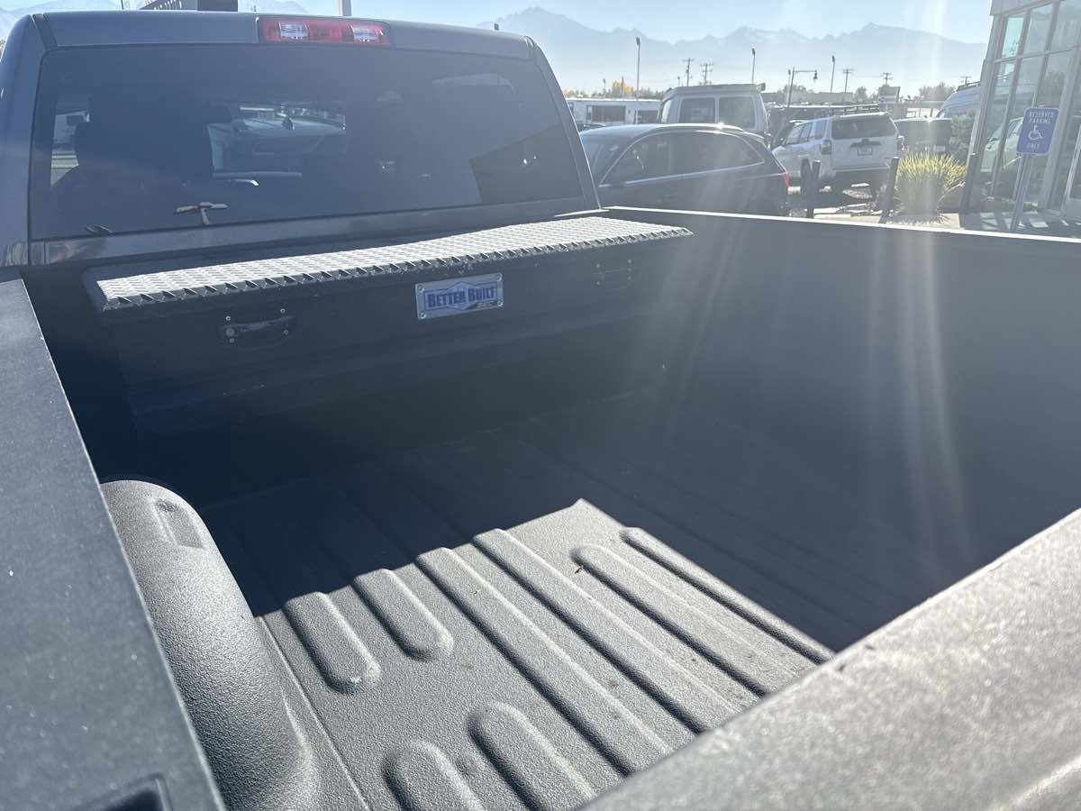 Used 2018 RAM 2500 Tradesman w/ Chrome Appearance Group AWD/4WD image 11