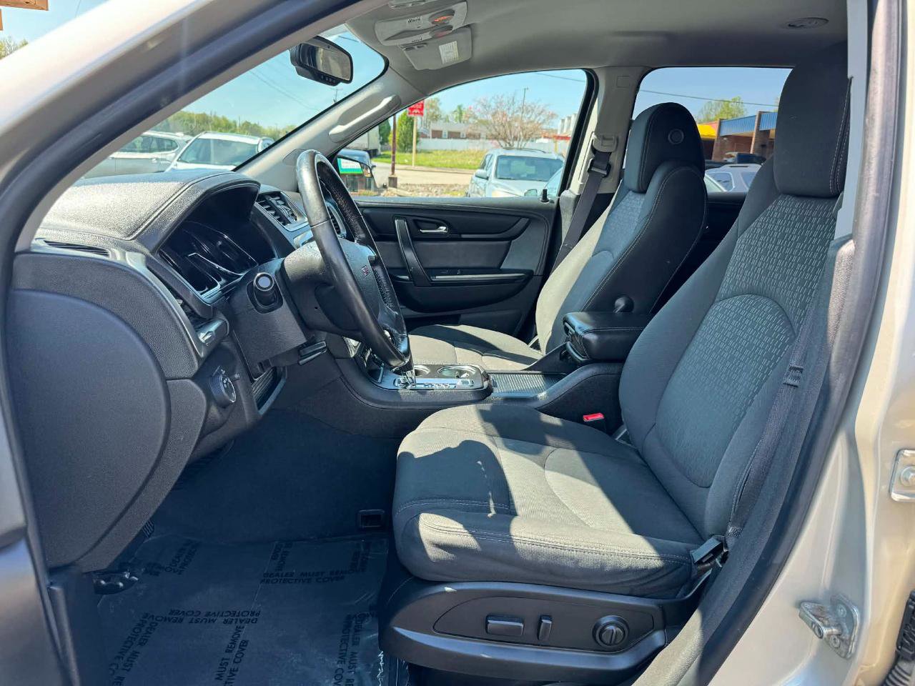 Used 2014 GMC Acadia SLE image 10