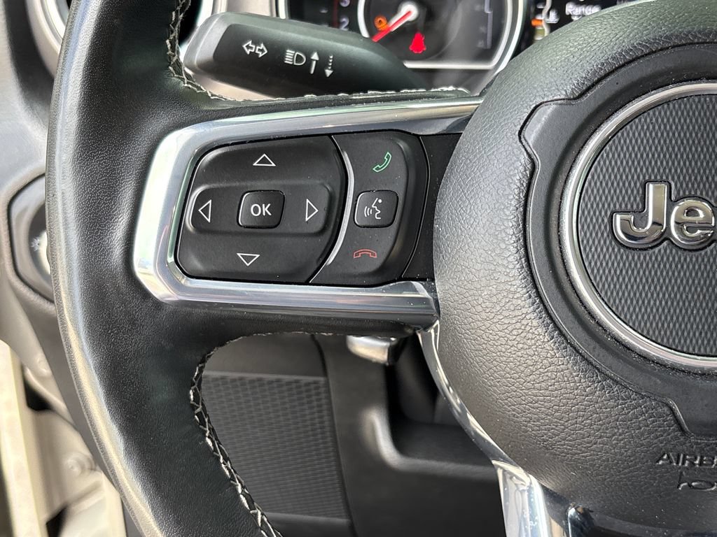 Used 2022 Jeep Gladiator Rubicon w/ LED Lighting Group AWD/4WD image 19