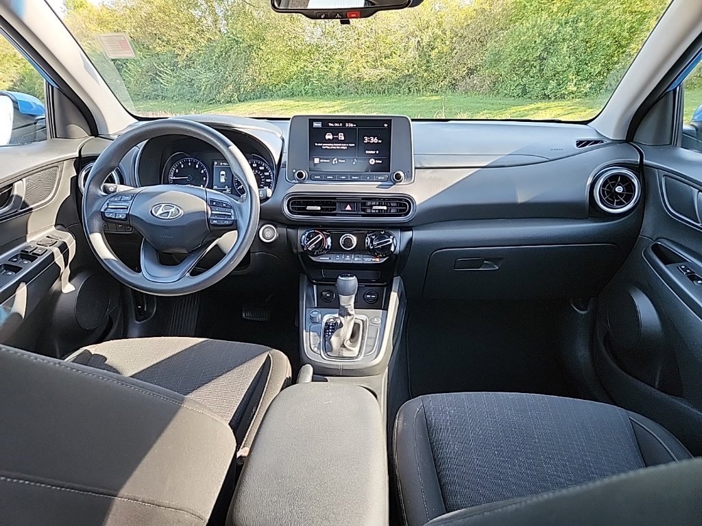 Used 2023 Hyundai Kona SEL AWD/4WD image 32