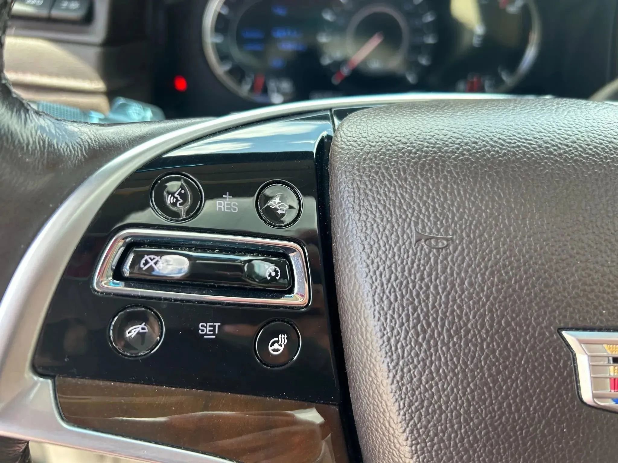 Used 2017 Cadillac Escalade ESV Premium Luxury image 17