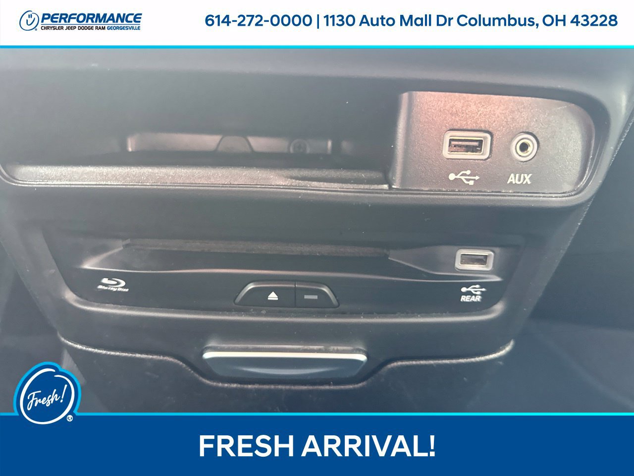 Used 2019 Chrysler Pacifica Touring-L Plus w/ Advanced Safetytec Group FWD image 24