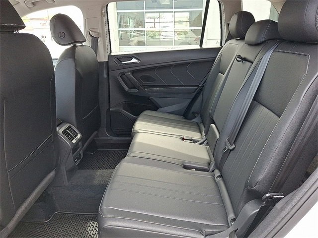 Used 2022 Volkswagen Tiguan SE image 12