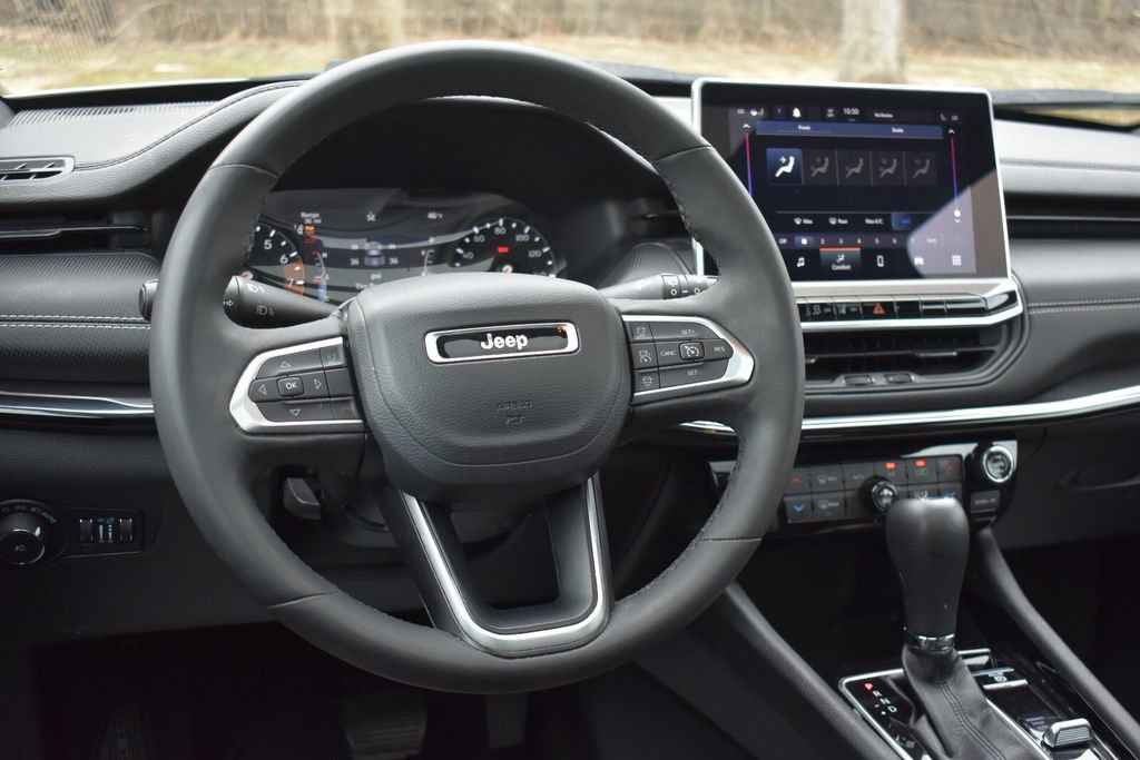 Used 2023 Jeep Compass Altitude w/ Sun and Sound Group image 24