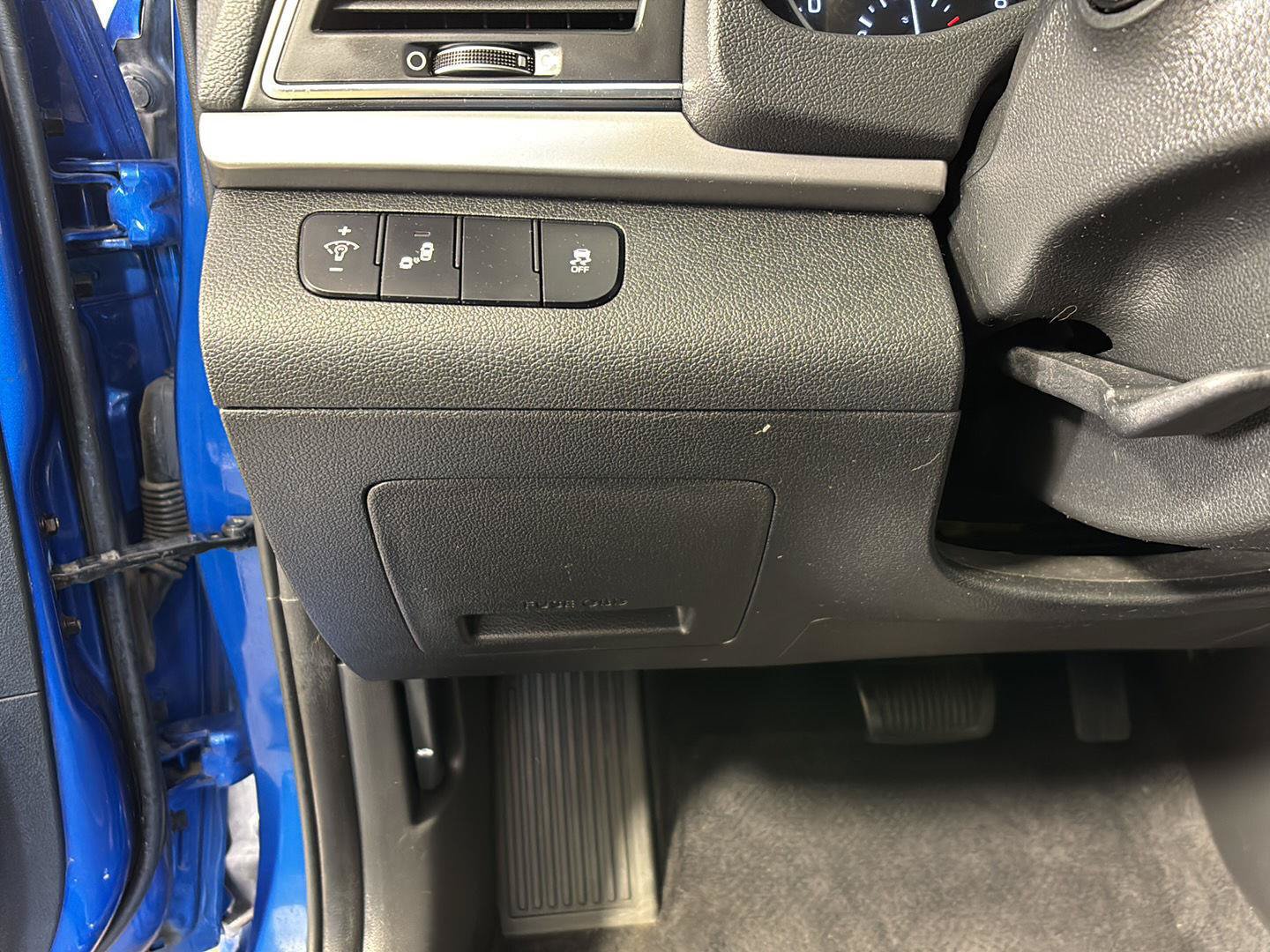 Used 2017 Hyundai Elantra Value Edition FWD image 24