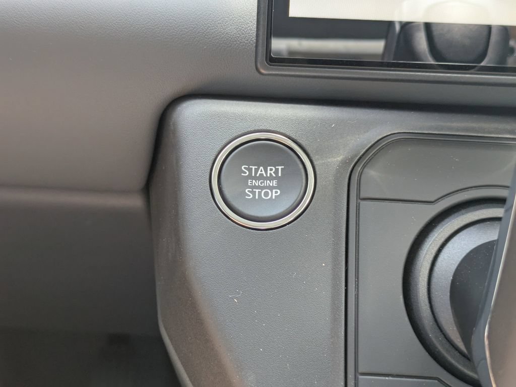 New 2026 Land Rover Defender 130 X-Dynamic SE AWD/4WD image 32