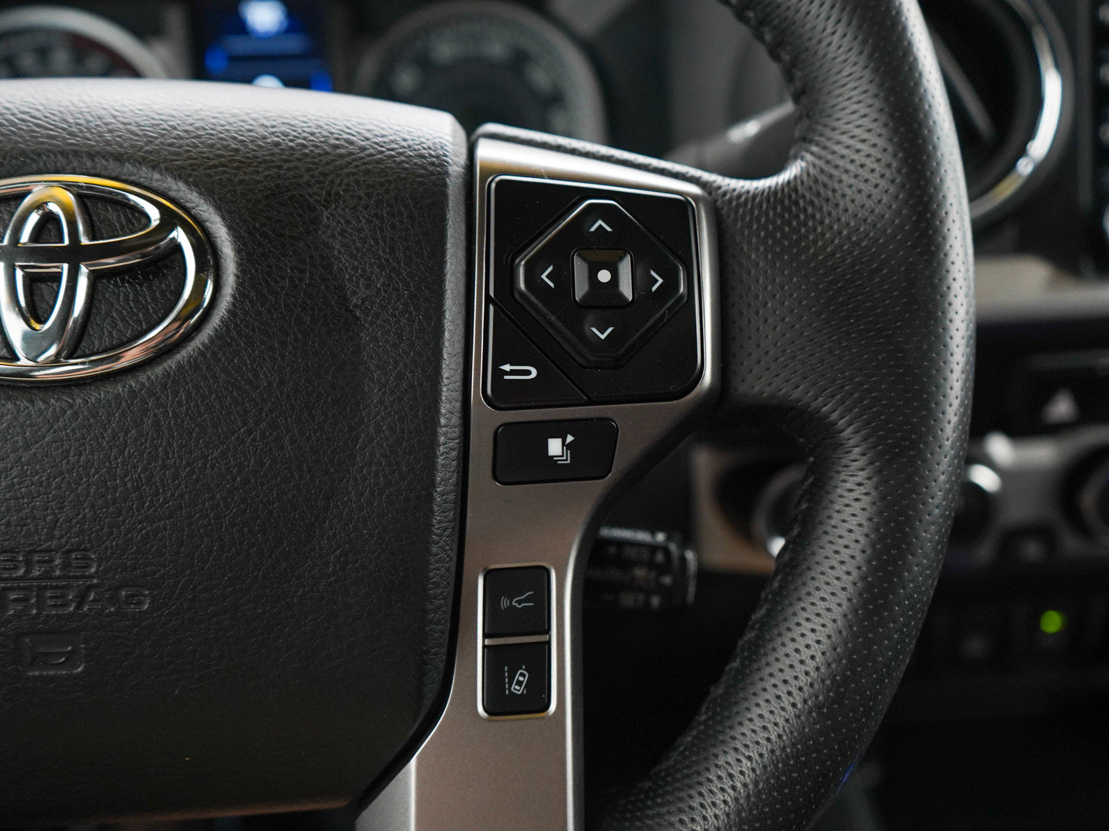 Used 2022 Toyota Tacoma Limited AWD/4WD image 25