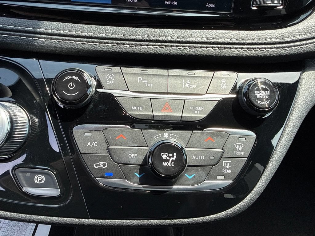 New 2026 Chrysler Pacifica Select AWD/4WD image 33