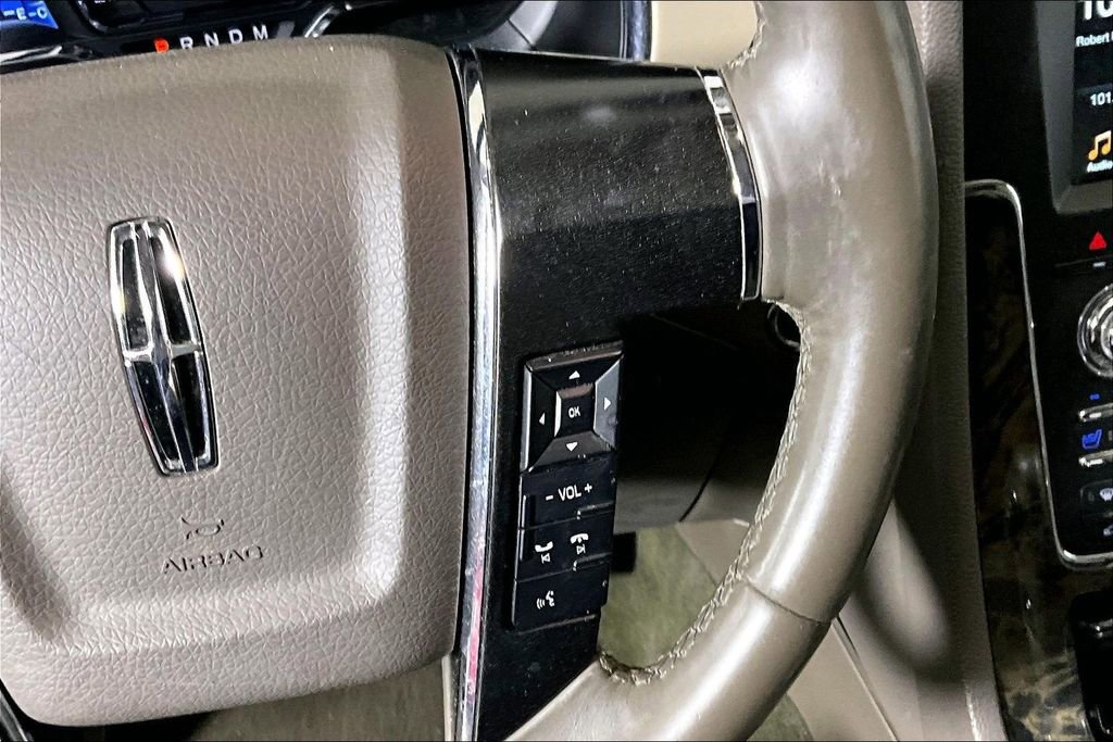 Used 2016 Lincoln Navigator Select image 15