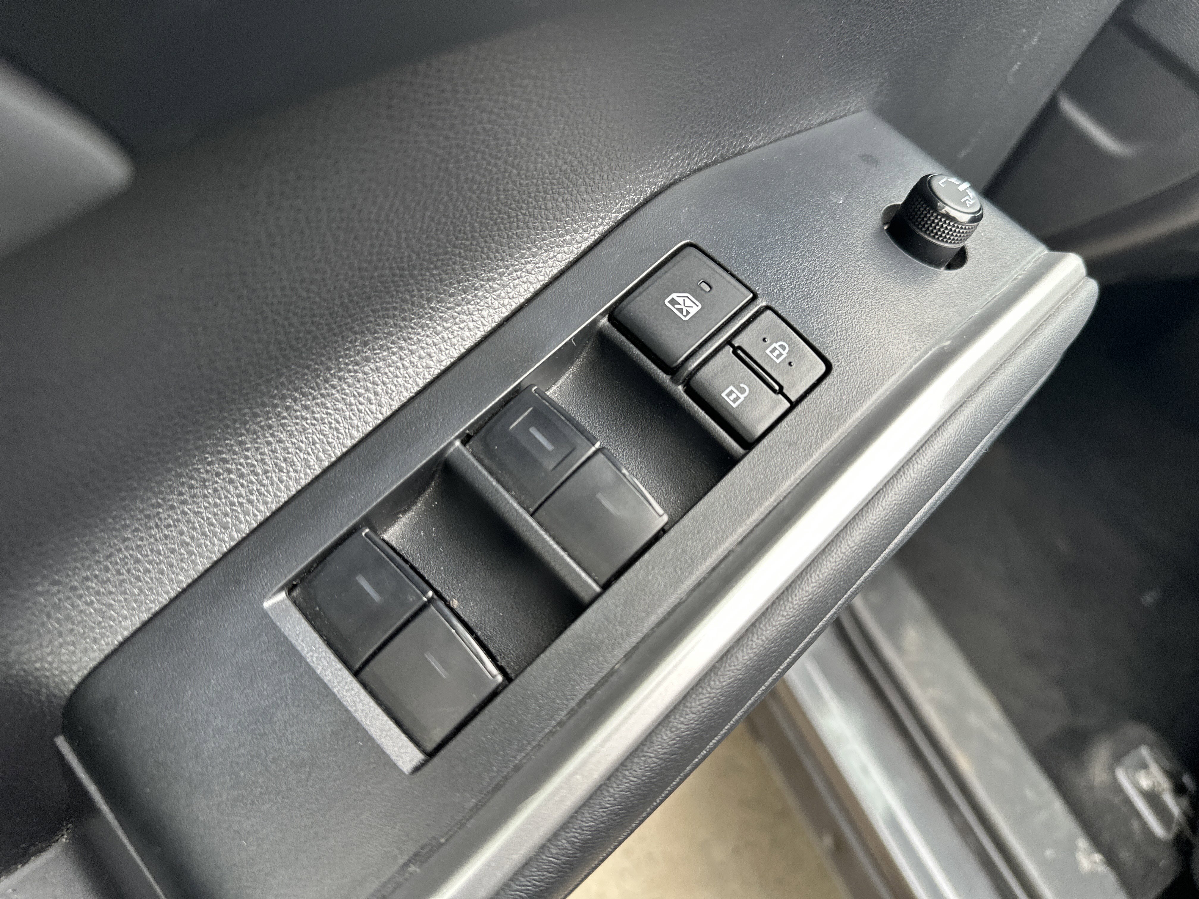 Used 2023 Toyota Highlander XSE AWD/4WD image 13