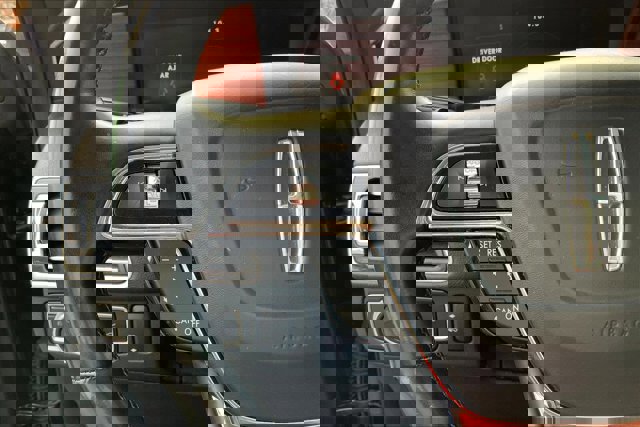 Used 2020 Lincoln Navigator Reserve w/ Luxury Package image 17