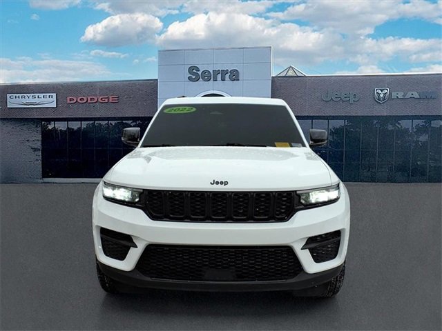 Used 2022 Jeep Grand Cherokee Altitude image 2