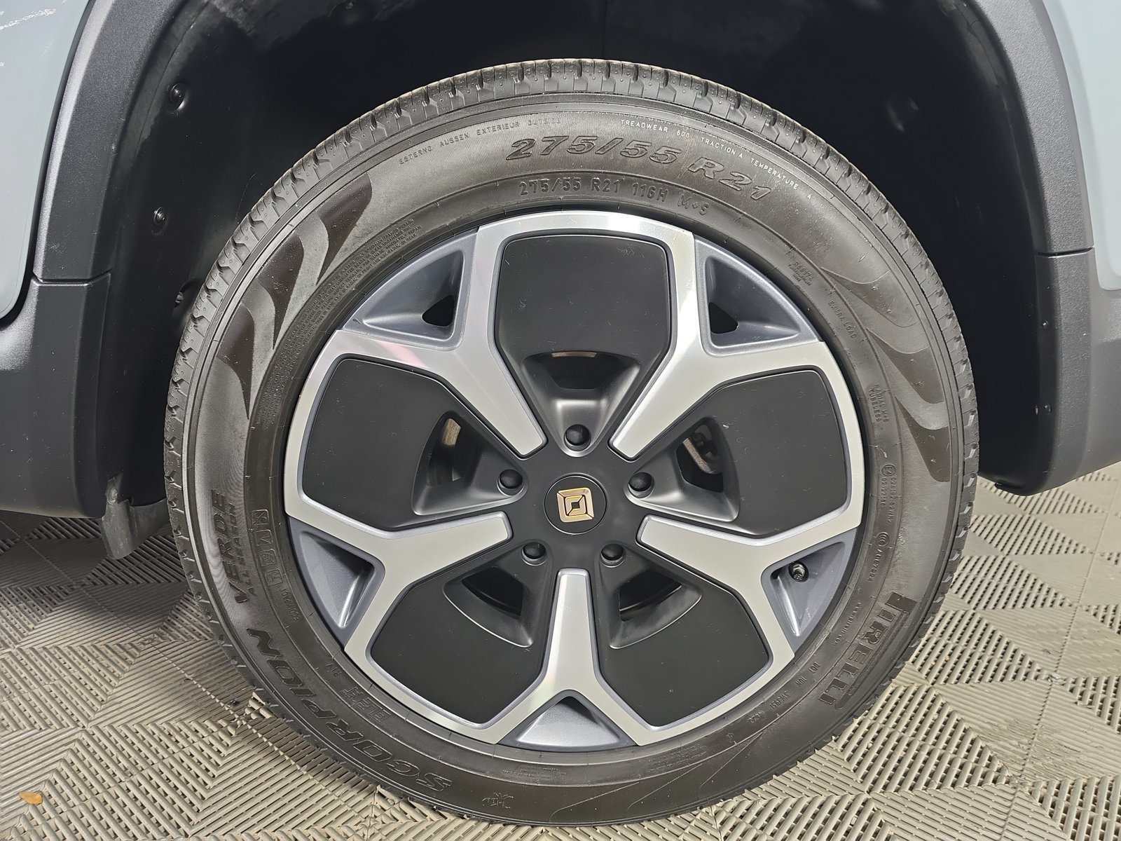 Used 2024 Rivian R1T Adventure Dual AWD/4WD image 10