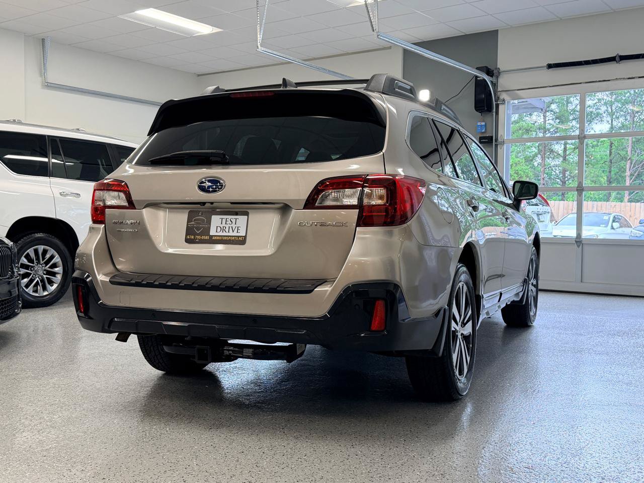 Used 2018 Subaru Outback 2.5i Limited AWD/4WD image 9