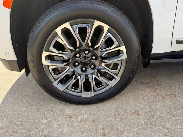 Certified 2023 GMC Yukon Denali Ultimate image 8