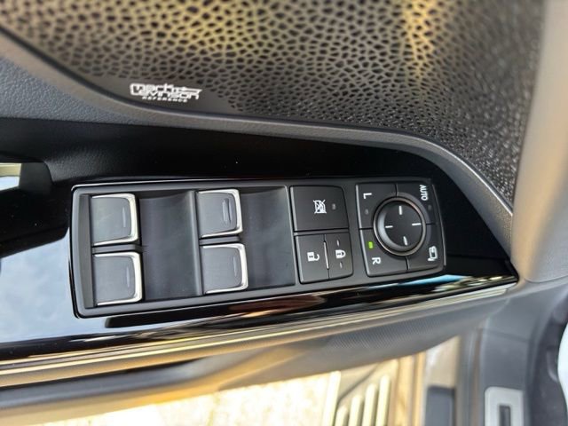Used 2025 Lexus LX 700h Overtrail AWD/4WD image 9