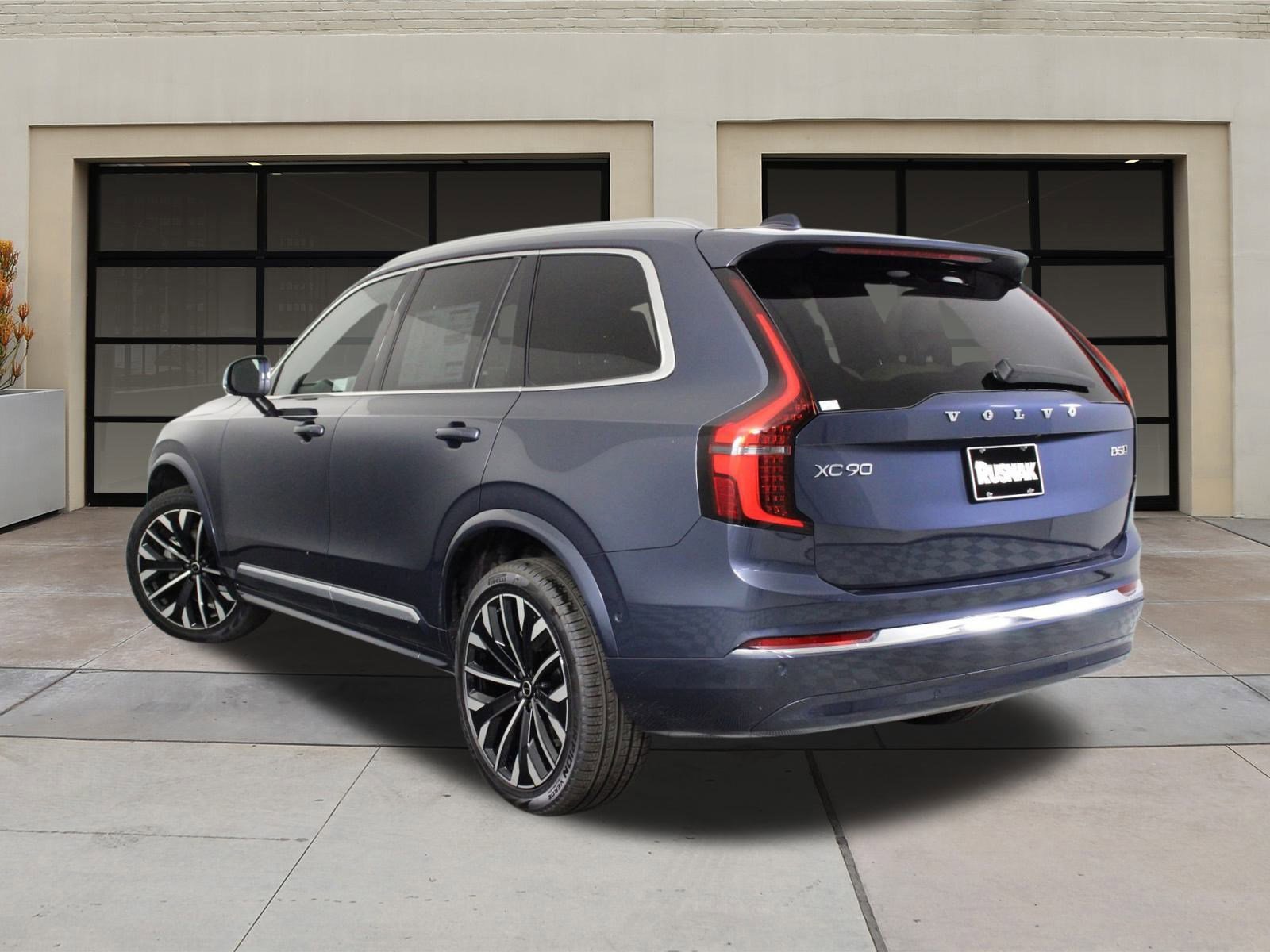 New 2026 Volvo XC90 B5 Ultra image 3