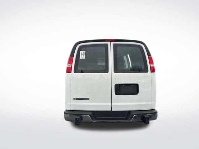 Used 2023 Chevrolet Express 2500 w/ Driver Convenience Package image 10