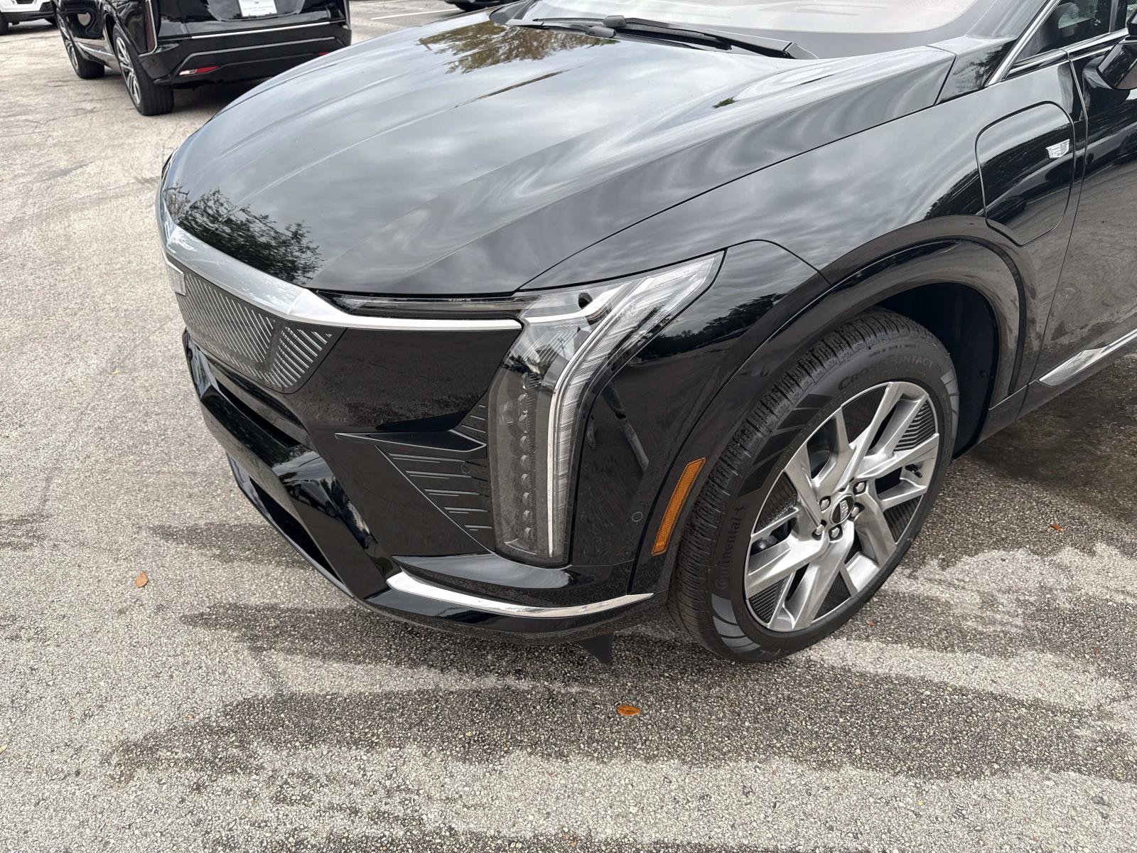 New 2026 Cadillac Optiq Luxury 2 image 10
