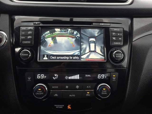 Used 2015 Nissan Rogue SL image 17