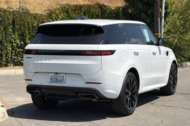 Used 2025 Land Rover Range Rover Sport Dynamic SE AWD/4WD image 4