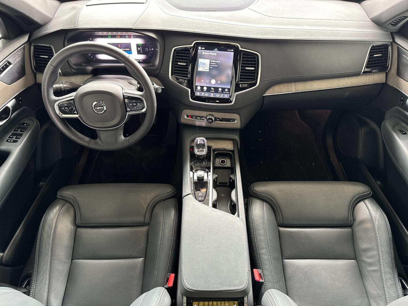 Certified 2024 Volvo XC90 T8 Ultimate AWD/4WD image 4