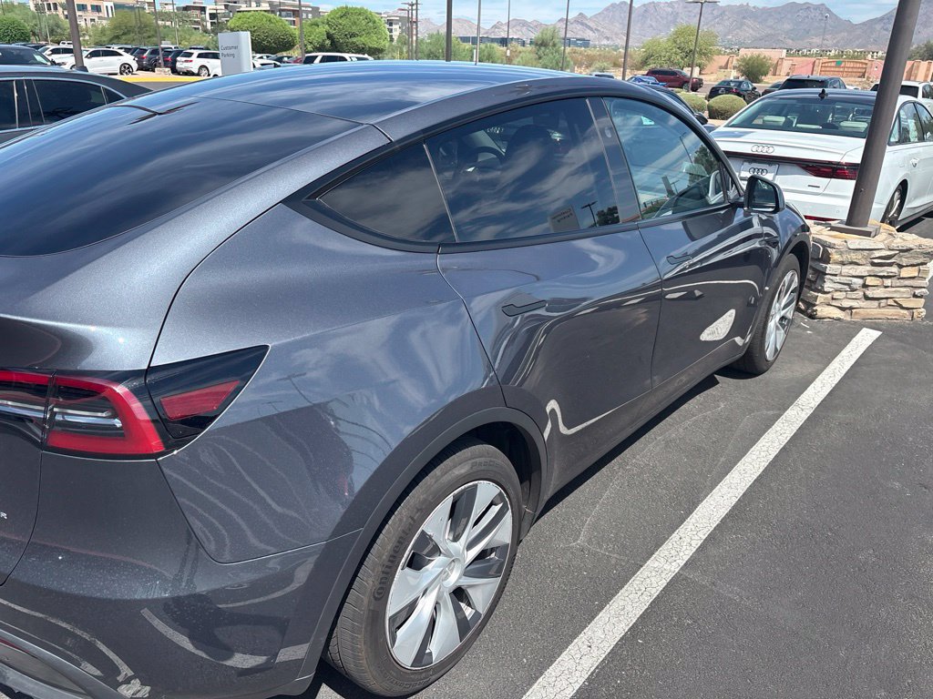 Used 2023 Tesla Model Y Long Range AWD/4WD image 4