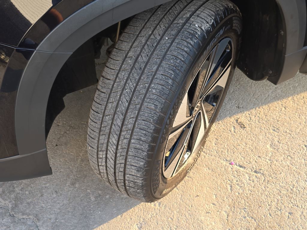 Used 2025 Volkswagen Taos SE AWD/4WD image 53