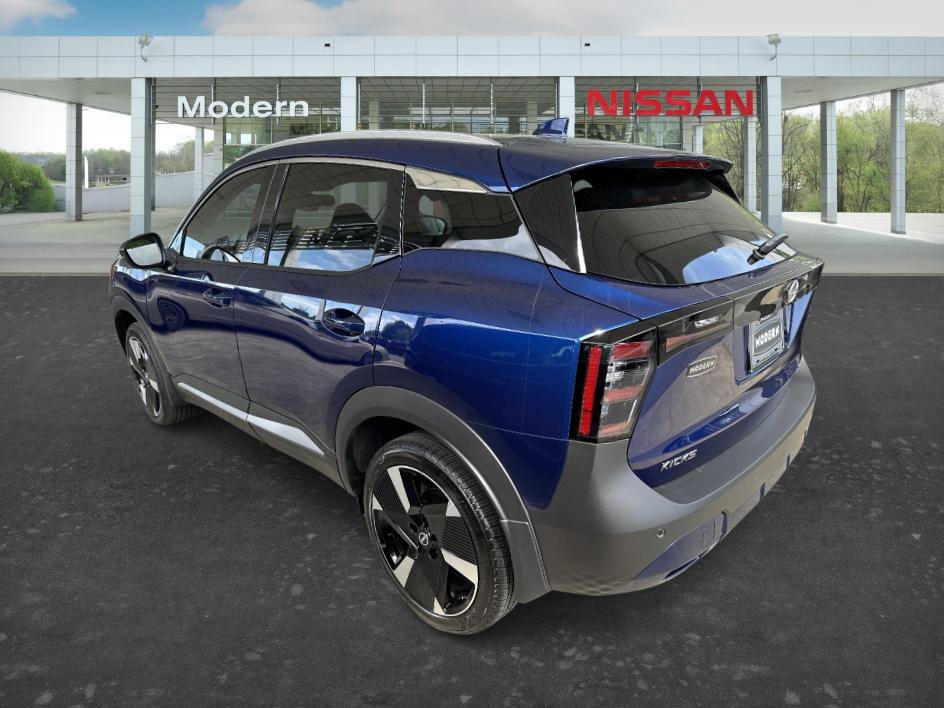 Certified 2025 Nissan Kicks SR FWD image 3