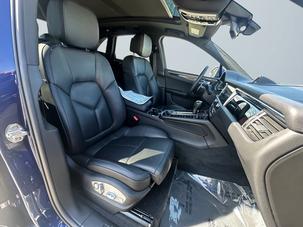 Used 2024 Porsche Macan image 15