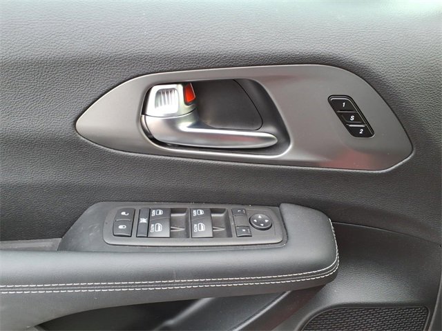 New 2026 Chrysler Pacifica Select image 11