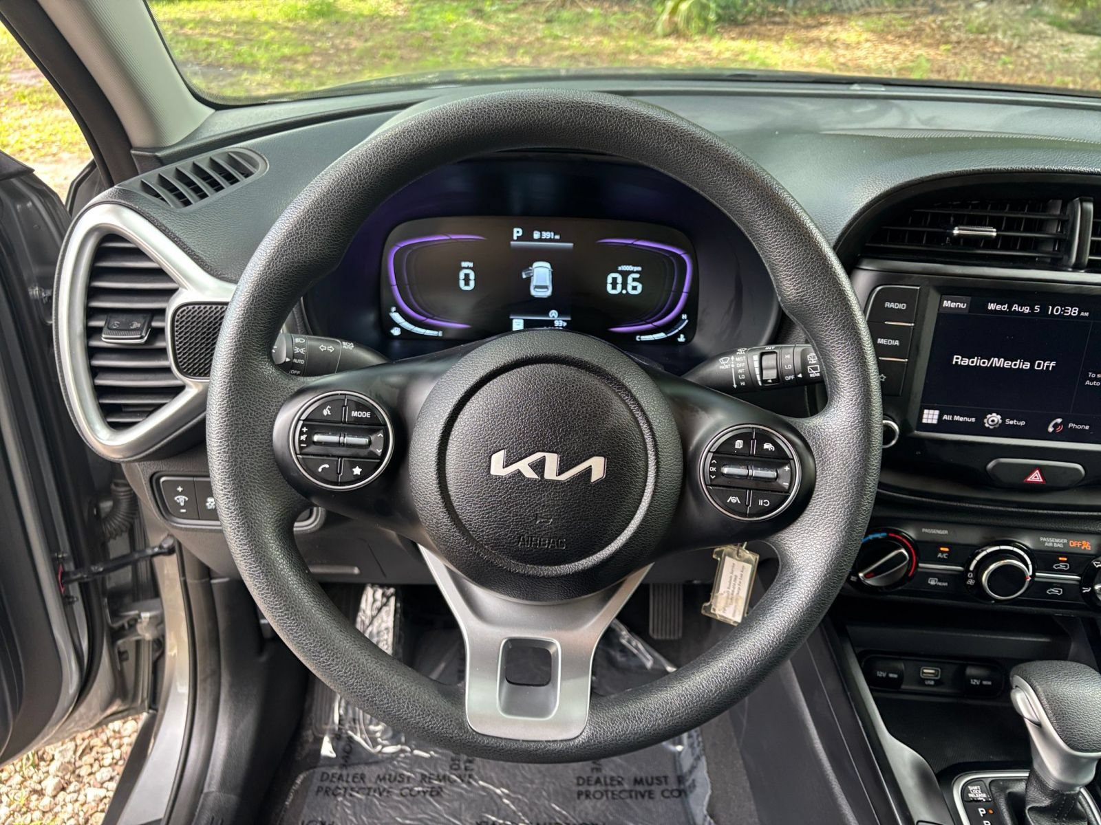 Used 2025 Kia Soul LX w/ LX Technology Package FWD image 27