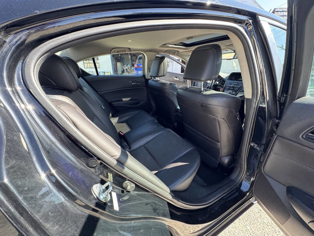 Used 2014 Acura ILX 2.0L w/Premium 4dr Sedan Packa image 46